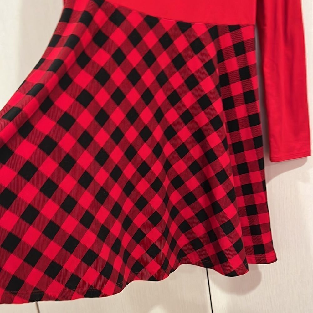 Red dress 👗  - Picture 3 of 9
